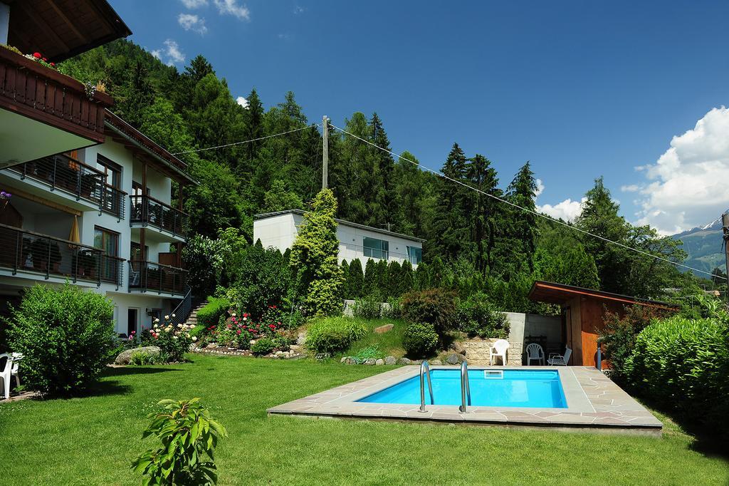 Haus Rosengarten Tirolo Bilik gambar