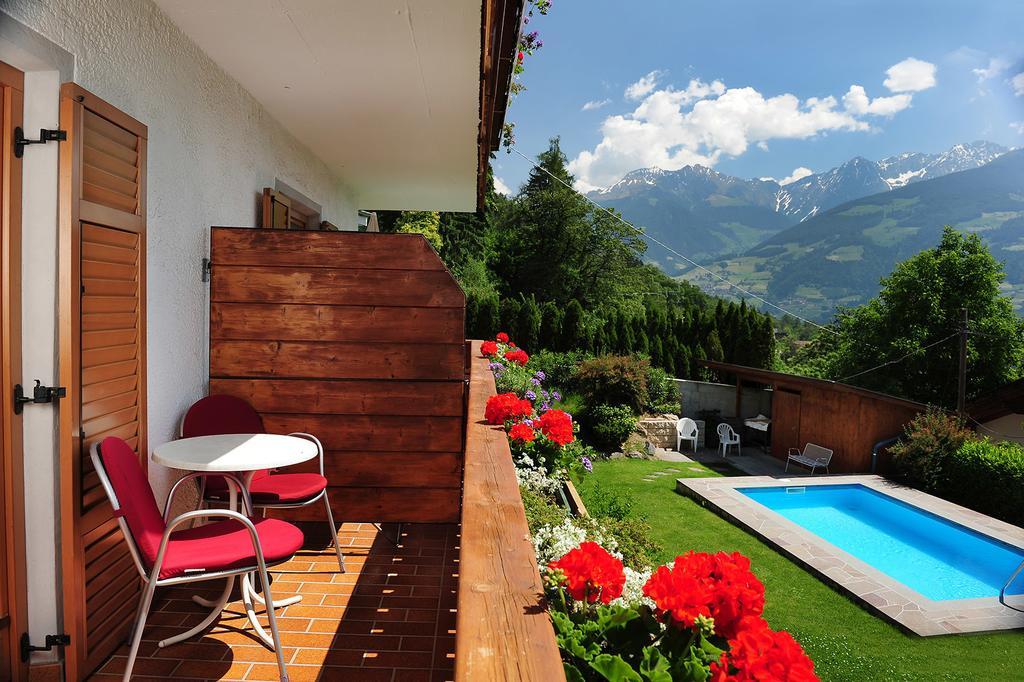 Haus Rosengarten Tirolo Bilik gambar